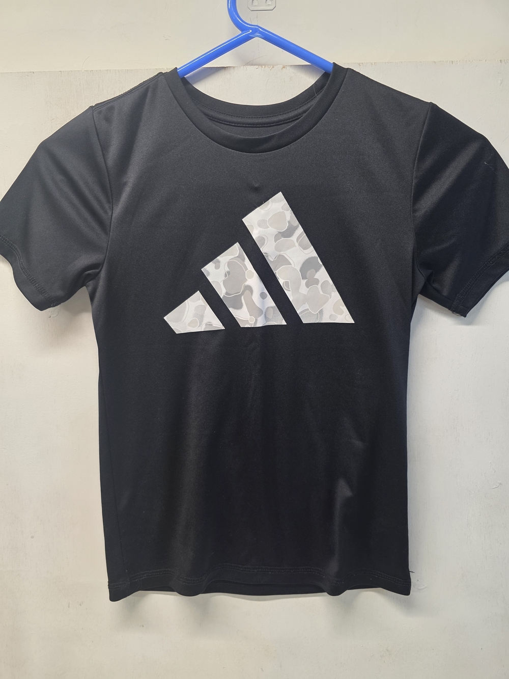 Adidas Youth Size 7 Black Short Sleeve T-Shirt Gray Camo Logo Athletic Tee